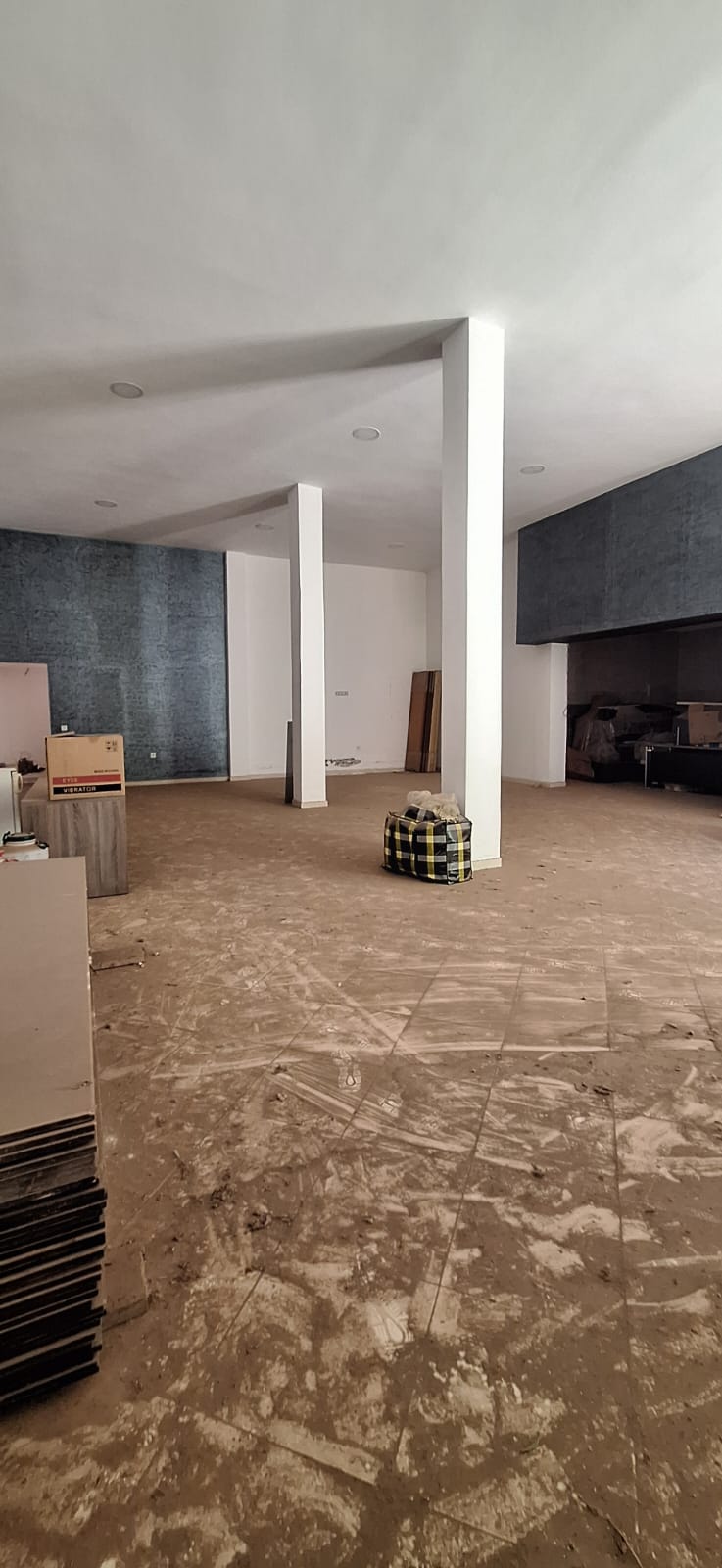 Local commercial showroom 1200m2 – Sidi Ghanem
